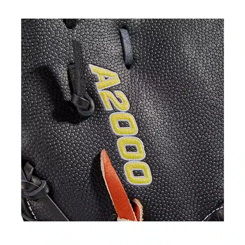 Wilson 12.5'' 1620 A2000 SuperSkin™ Series First Base Mitt w/ Spin Control™ - Image 3